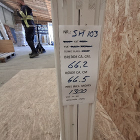 Sidehængt vindue - Bredde: 66,2 Højde: 66,5